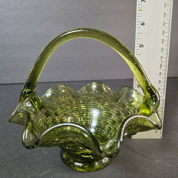 Vintage MCM Green Art Glass Basket Weave Pattern Design & Ruffled Edge *READ* - Picture 10 of 11